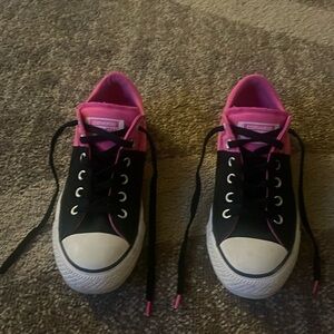 Black and Pink Low Top Converse Like New